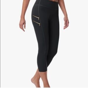 FIEECE + REGAL Chic Black Capri ZIPPERED  Leggings with Gold Zippers Size 8